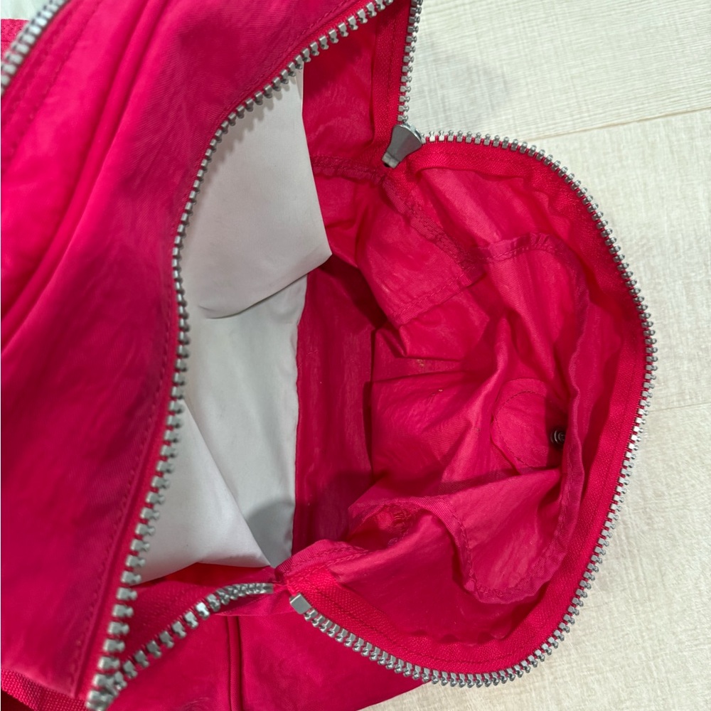 Kipling Large Duffle Bag - Fuschia - Excellent Condition! - Picture 9 of 11